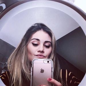 Meet your Posher, Lorena